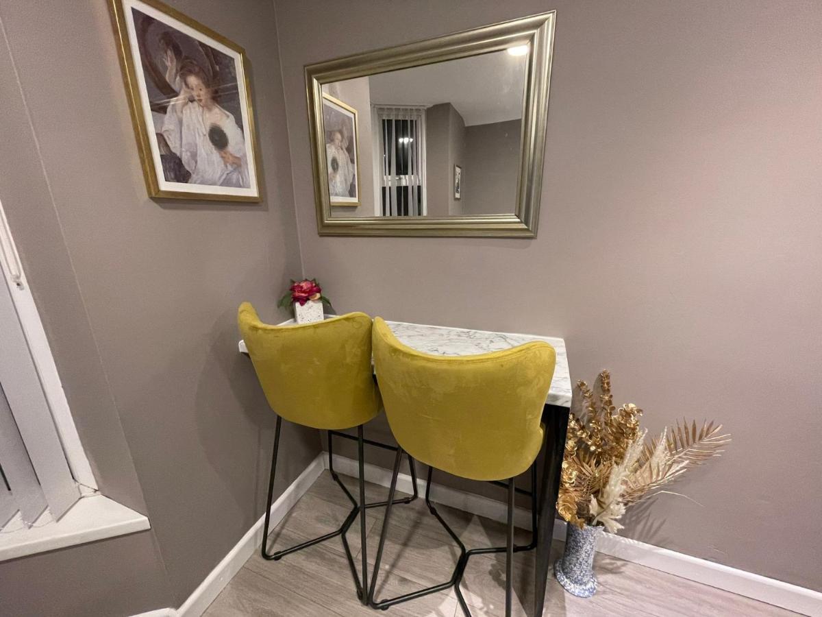 Selection Of Stylish Apartments Within Walking Distance Of Cardiff City Centre Luaran gambar